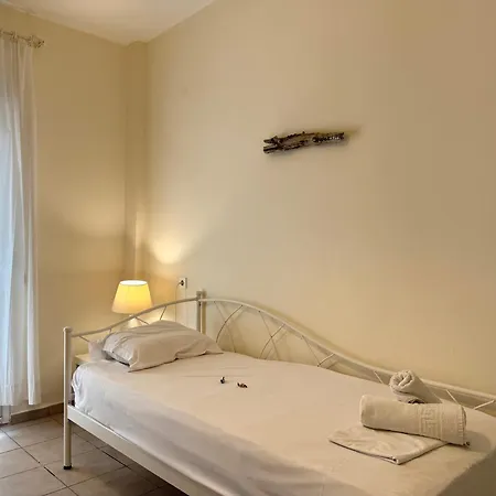 Thalassenia & 3 * Χανιώτη