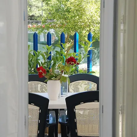 Daire Thalassenia & 3 *